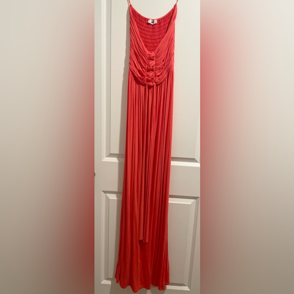 Culture phit Maxi Dress 
Color coral 
Size medium